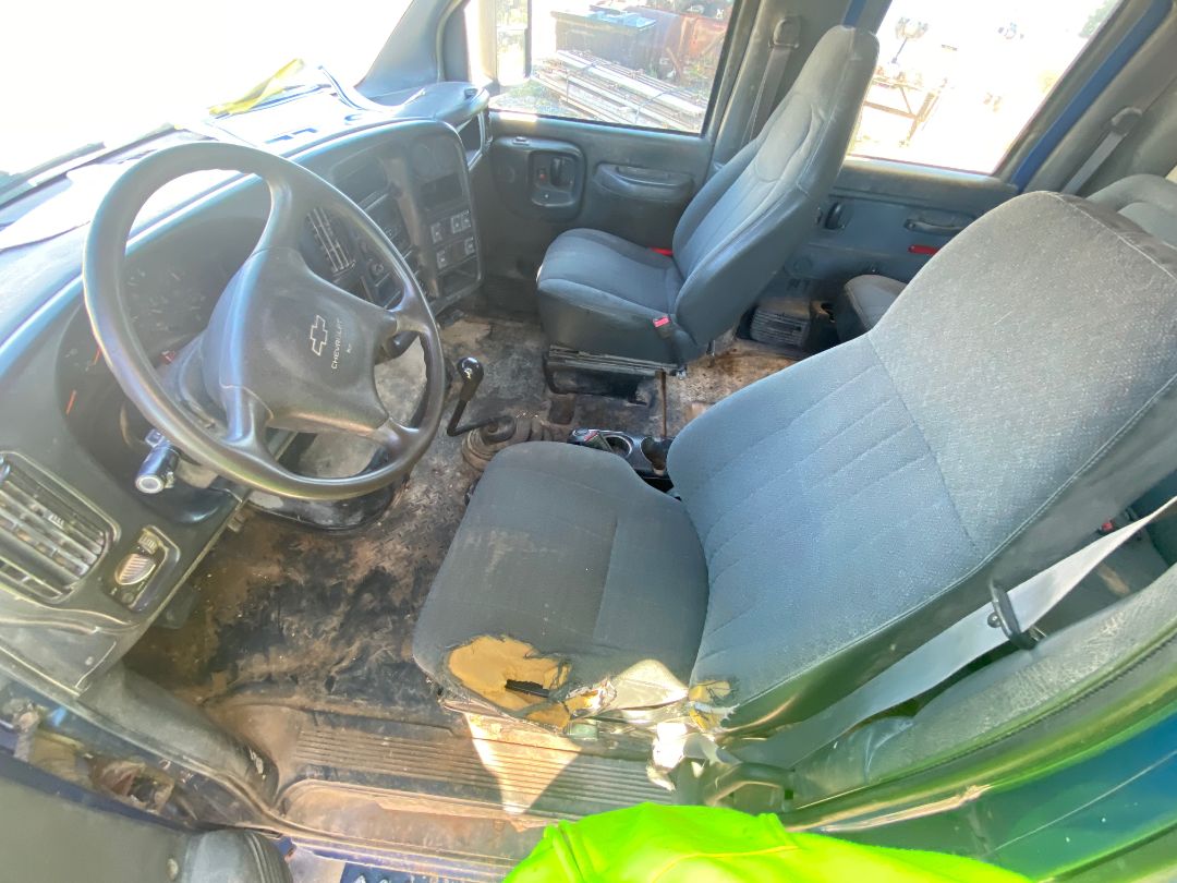 2003 CHEVROLET C5500 - Image 9